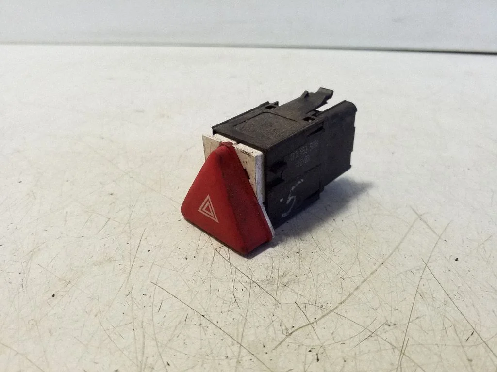 Hazard light switch 1K0953509A