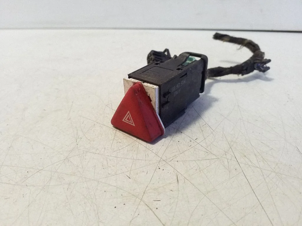 Hazard light switch 1K0953509A