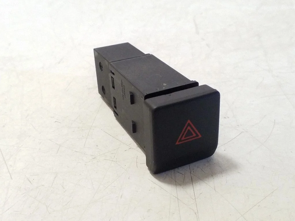 Hazard light switch 11A953509