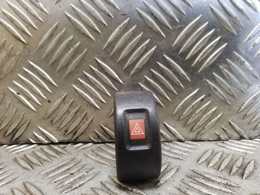 Hazard light switch – Opel Astra G (1998-2009)