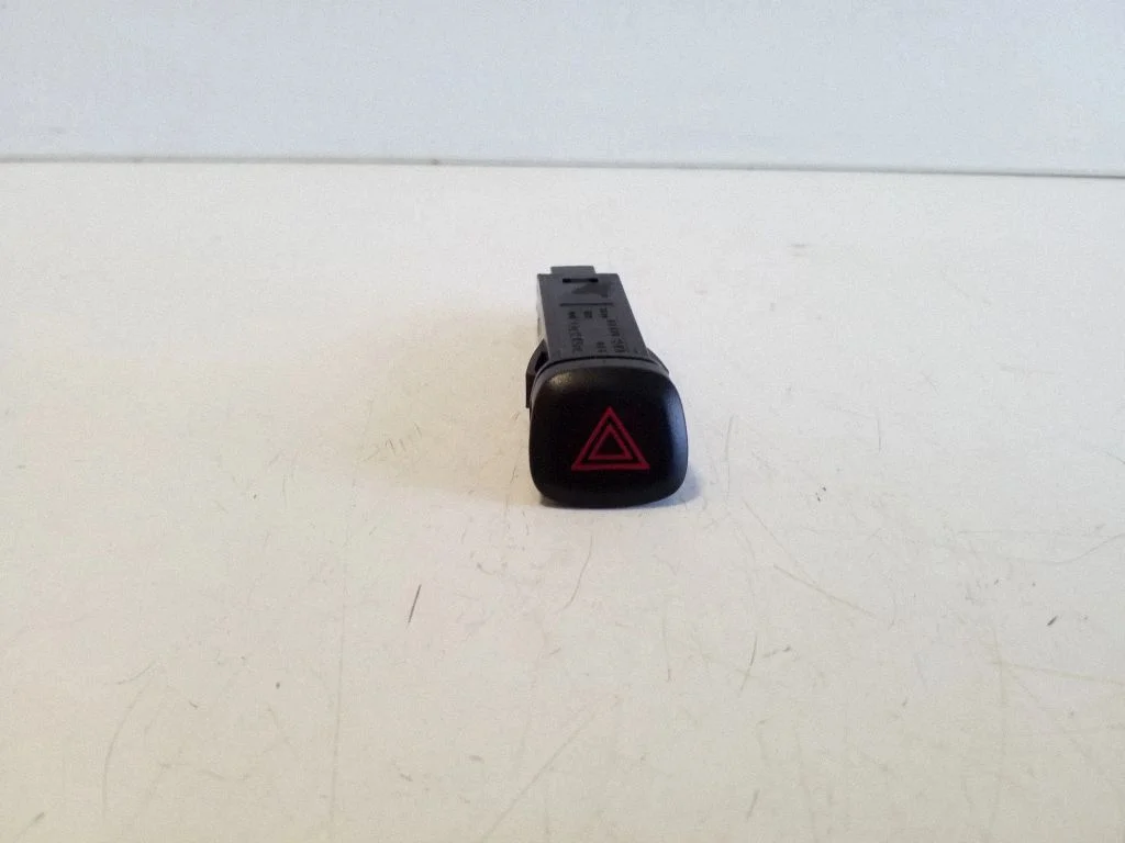 Hazard light switch 9123682