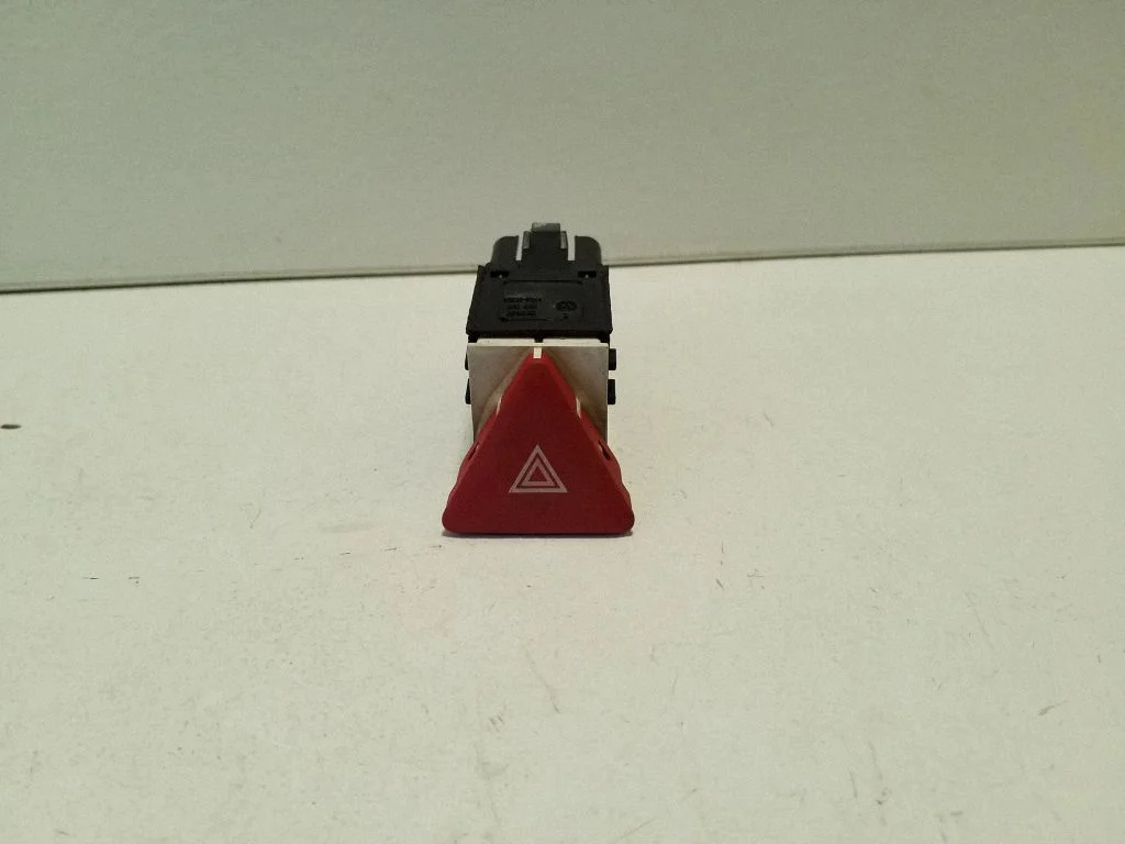 Hazard light switch – Volkswagen Eos (2006-2010)