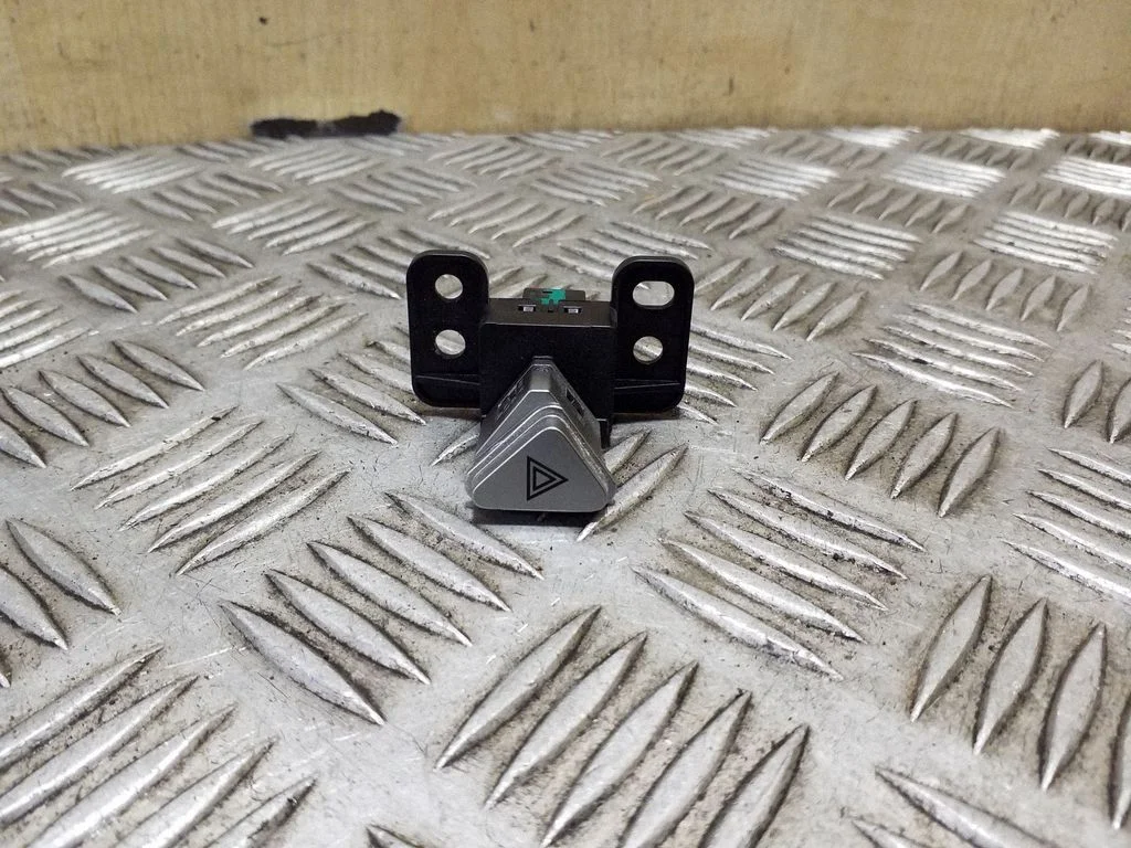 Hazard light switch 600890500C