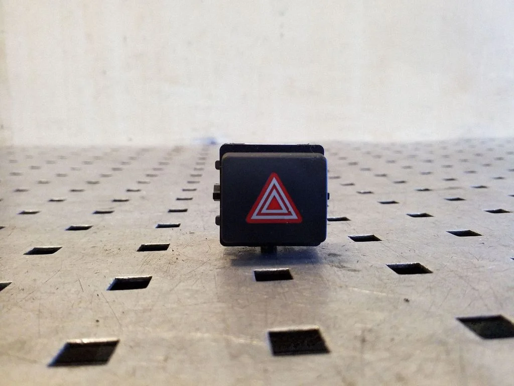 Hazard light switch 4G09415095PR