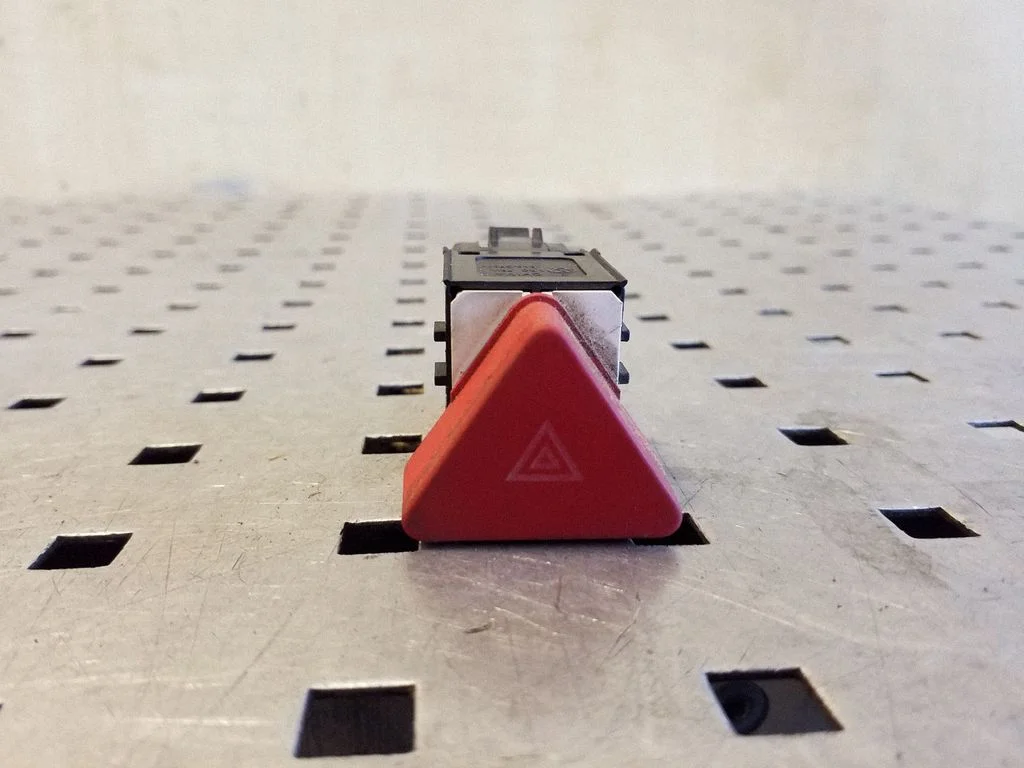 Hazard light switch – Volkswagen Tiguan (2007-2016)