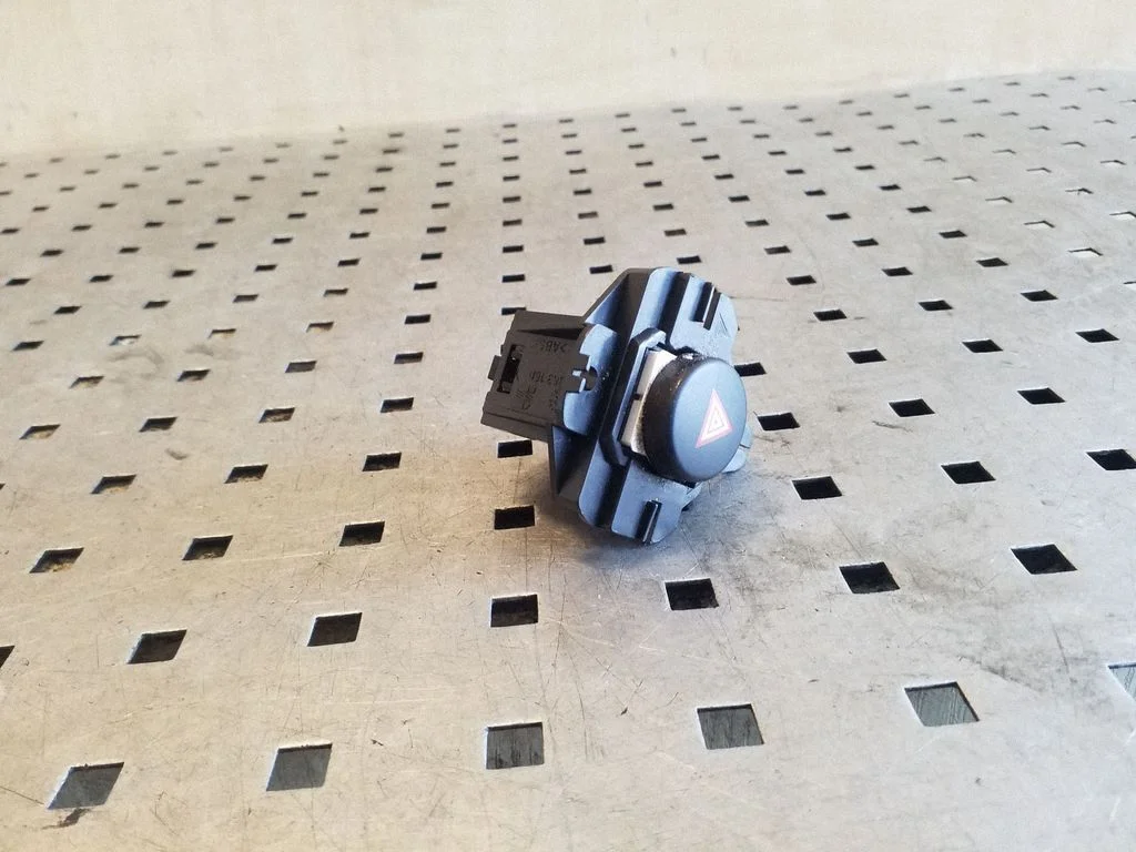 Hazard light switch 5P0863160
