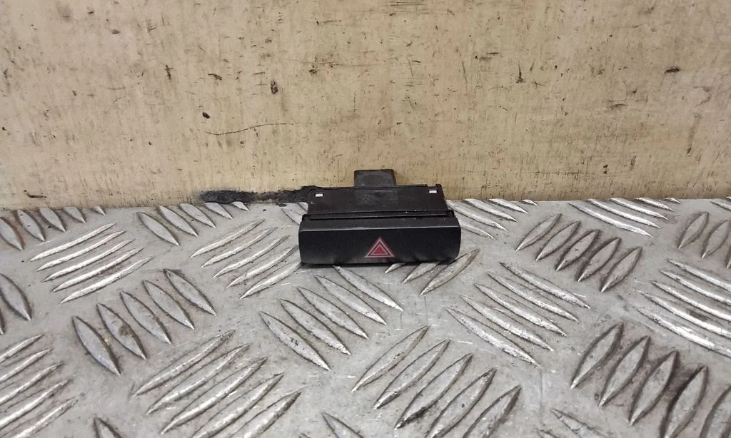 Hazard light switch 3AA95350910B
