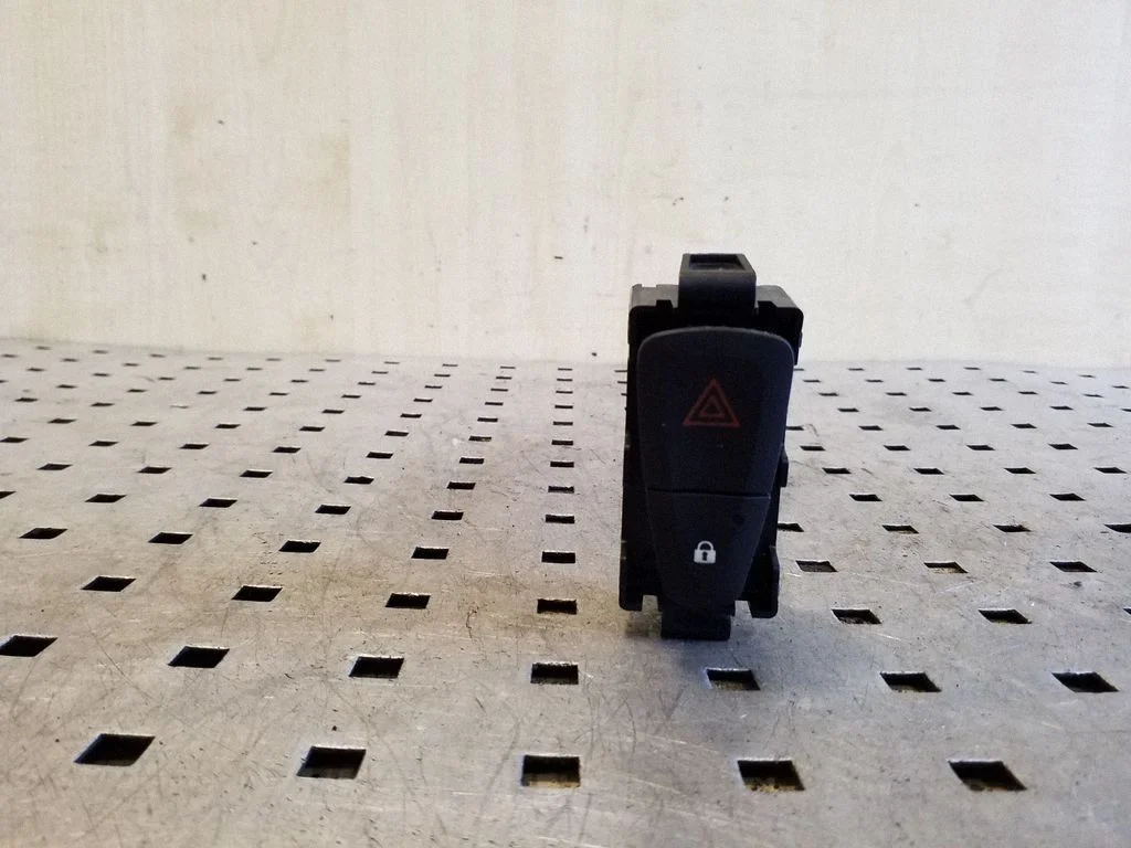 Hazard light switch 252100502R