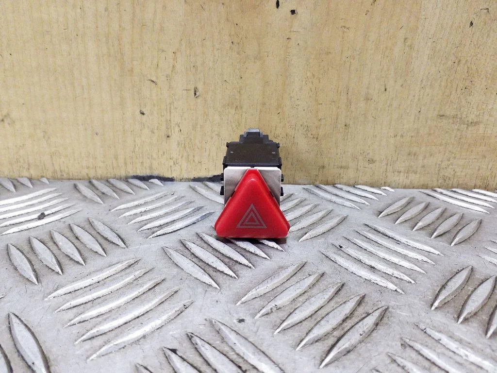 Hazard light switch 6Y0953235
