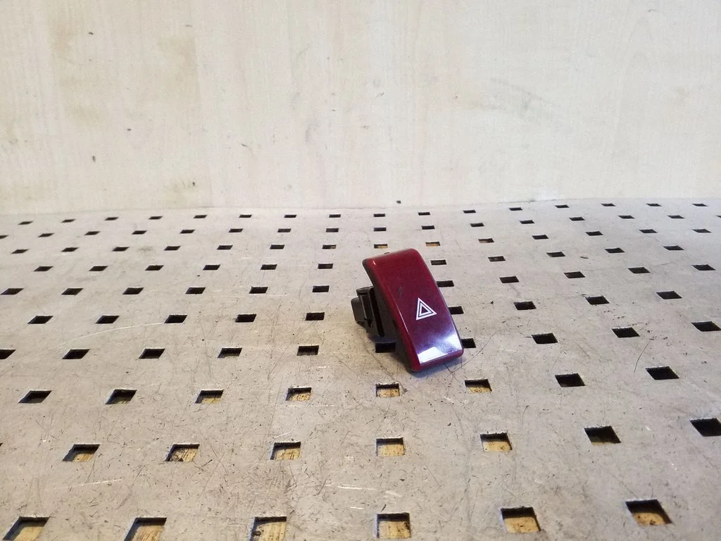 Hazard light switch 06019