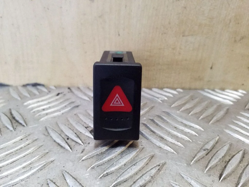 Hazard light switch 7M3953235
