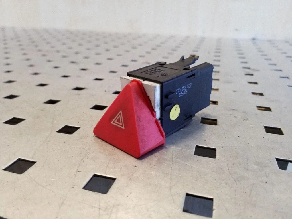 Hazard light switch 1T0953509