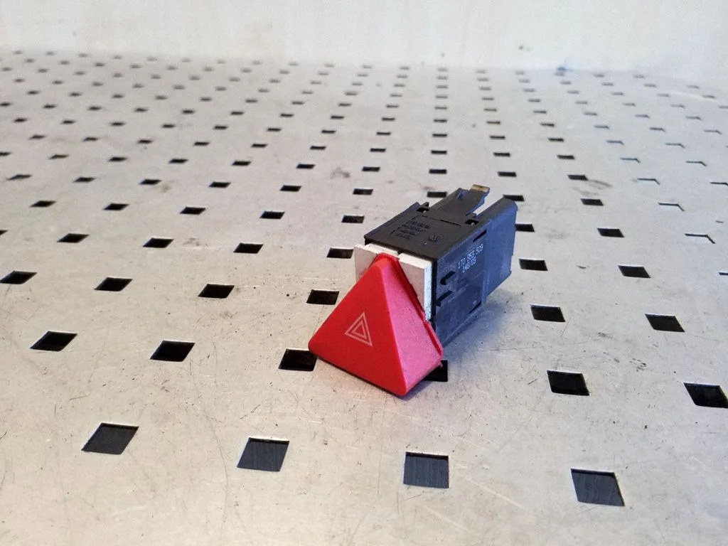 Hazard light switch 1T0953509
