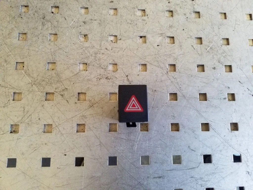 Hazard light switch 6Q0953235A