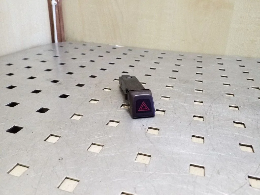 Hazard light switch 30739296