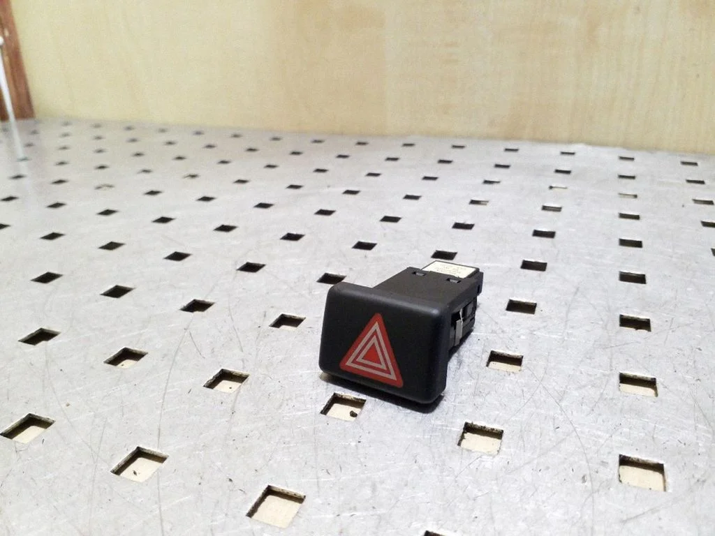Hazard light switch 8E0941509