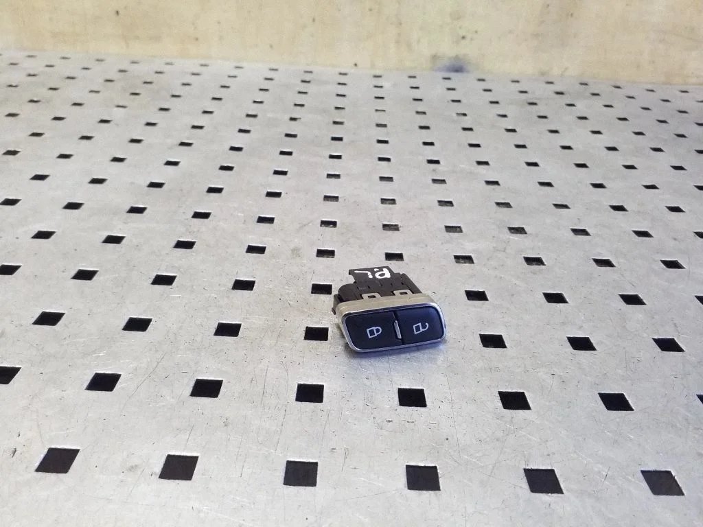 Kesklukustuse lüliti – Ford Kuga II (2013-2019)