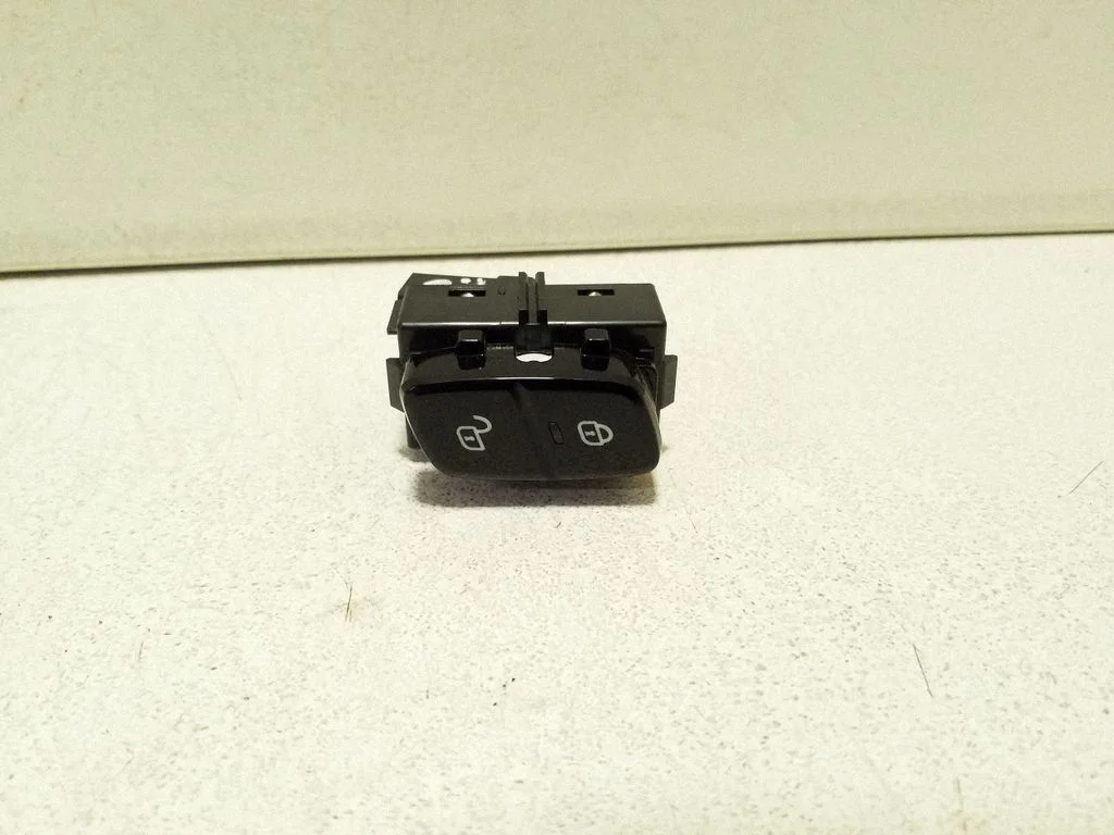 Central locking switch button – Volvo XC90 (2014-)