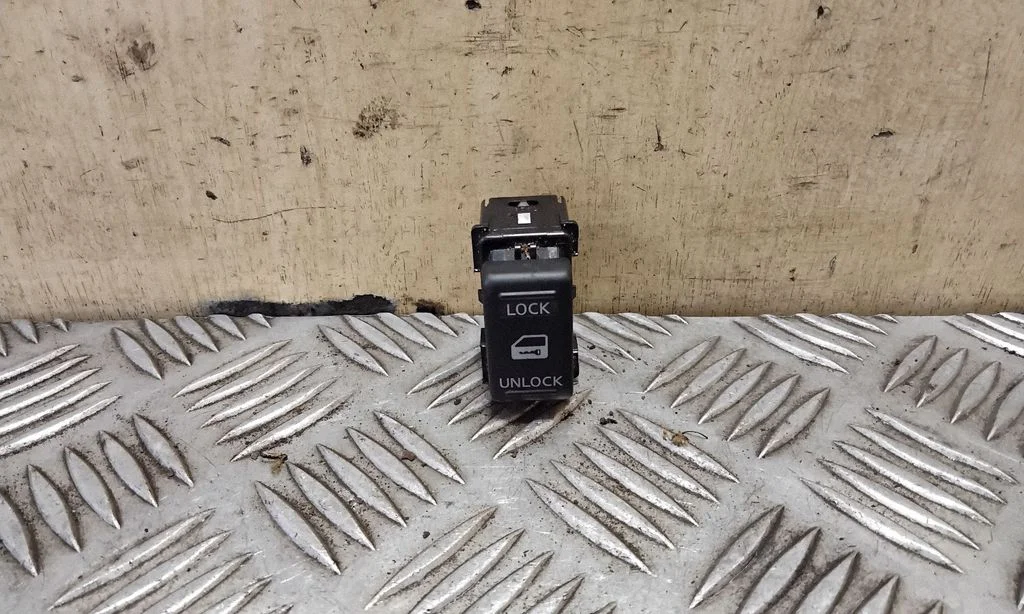 Central locking switch button