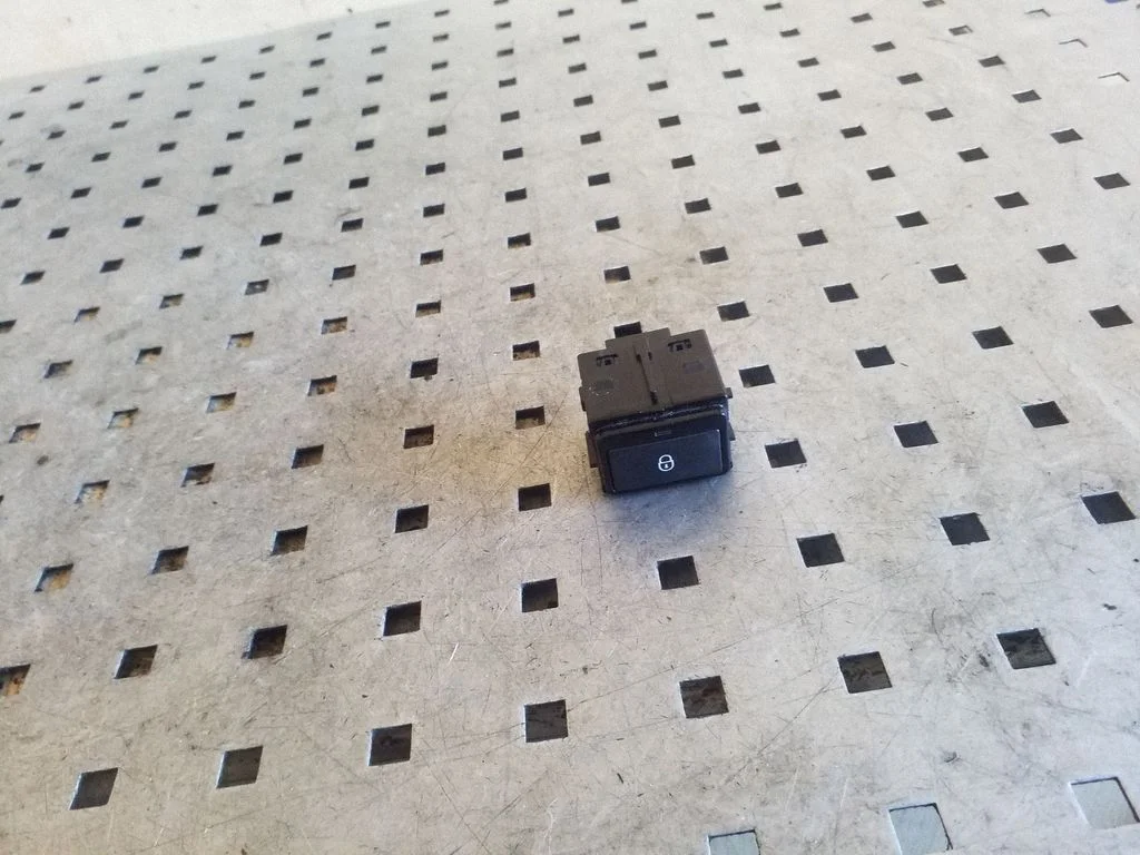 Central locking switch button GX7314017