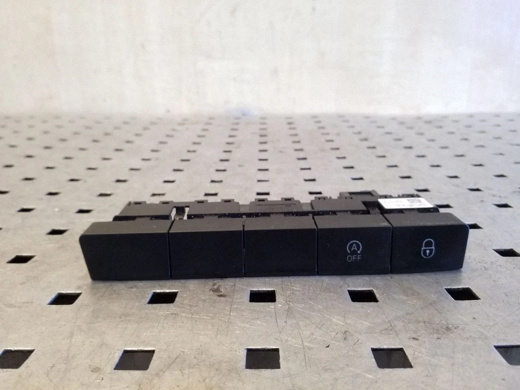Central locking switch button – Skoda Octavia Mk3 (5E) (2013-2019)