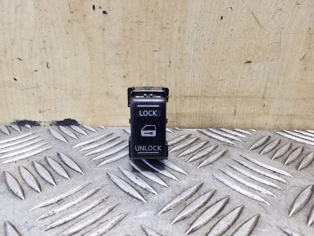 Kesklukustuse lüliti 7905B