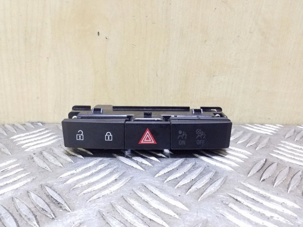 Central locking switch button 13311979