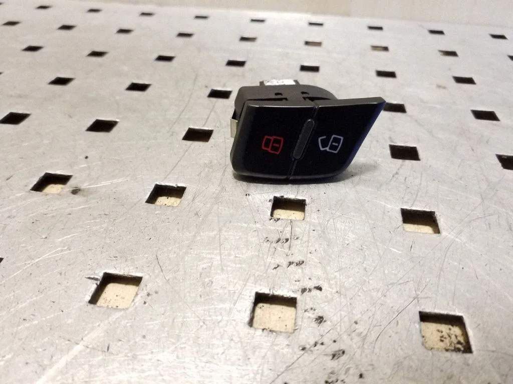 Central locking switch button 8T2962108