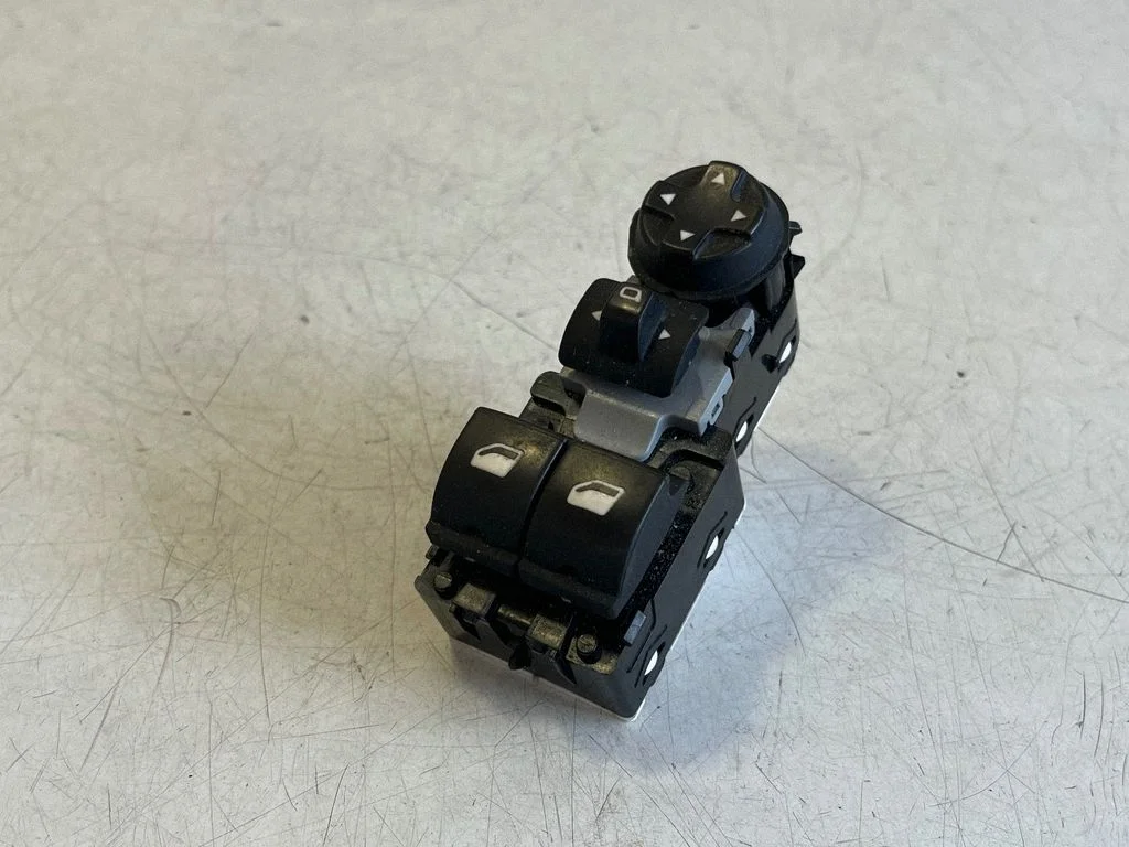 Elektrinių langų jungtukas