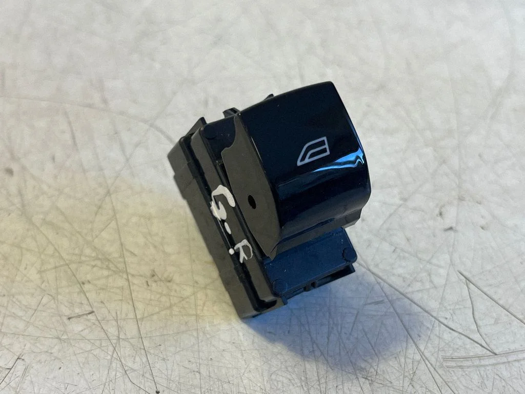 Elektriaknate lüliti 32334084
