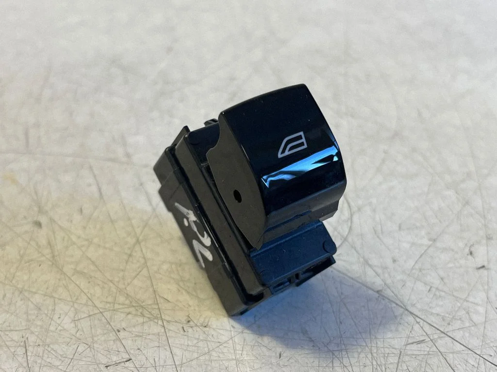 Elektriaknate lüliti 32334084