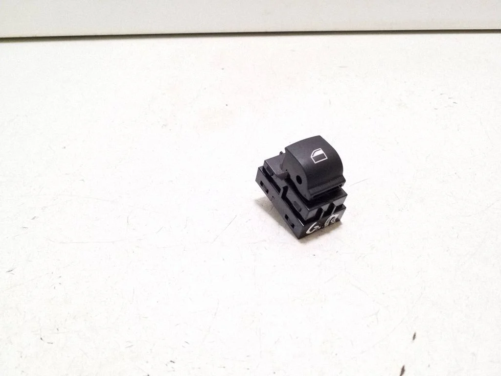 Electric window control switch – BMW X6M F86 (2015-2018)