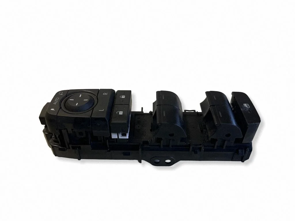 Elektriaknate lüliti 8404047100