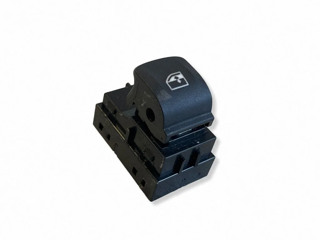 Electric window control switch 7950756