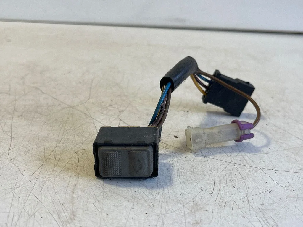 Elektrinių langų jungtukas