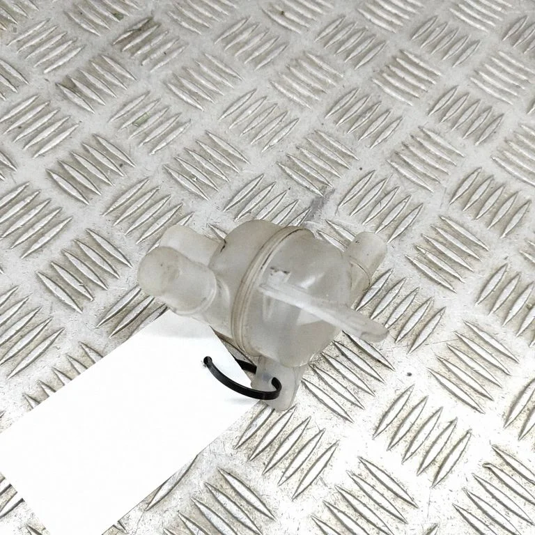 Kita variklio skyriaus detalė