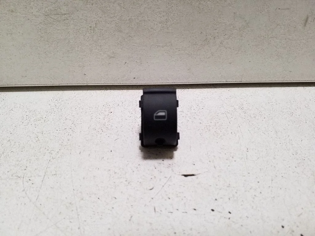 Electric window control switch – Audi TT TTS Mk2 (2006-2014)