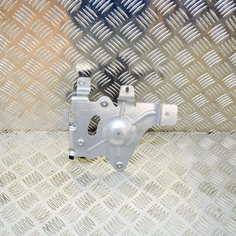 Kita variklio skyriaus detalė