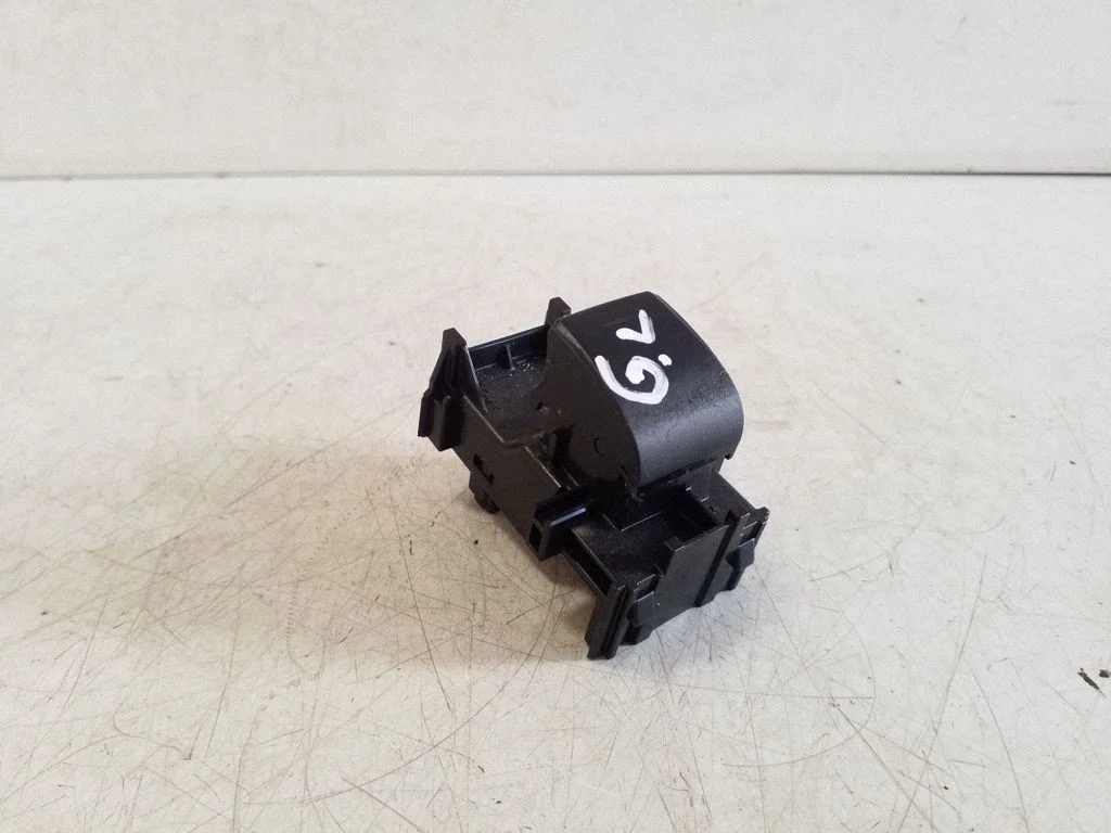 Electric window control switch – Lexus NX (2014-2021)