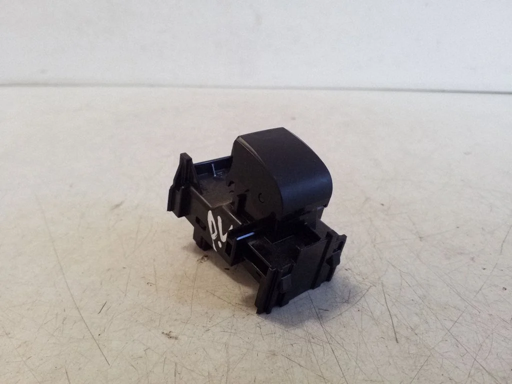 Electric window control switch – Lexus NX (2014-2021)
