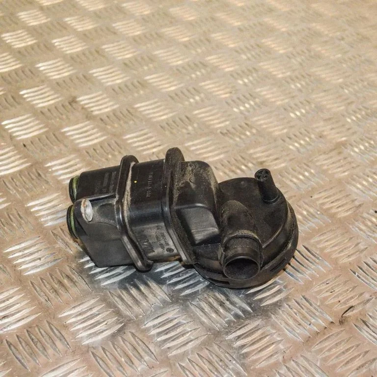 Kita variklio skyriaus detalė
