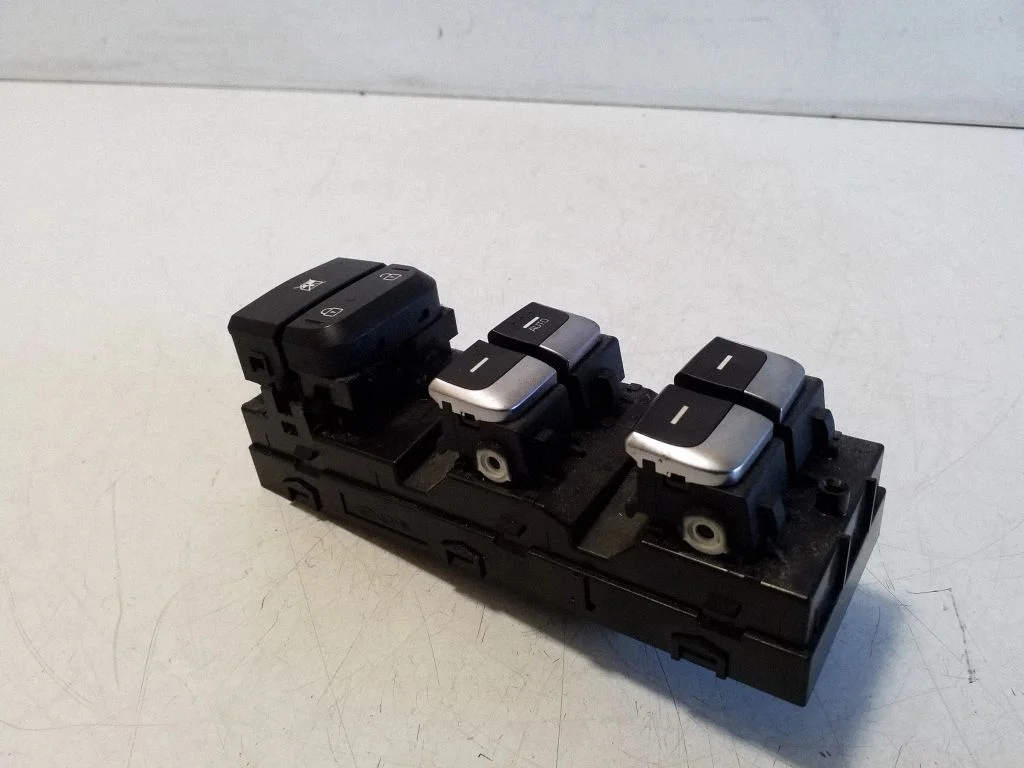 Elektriaknate lüliti 93570F1520