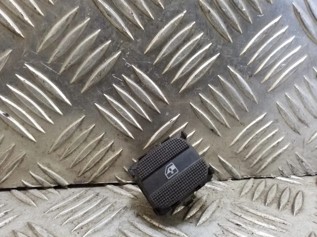Elektrisko logu slēdzis 3A0959855B