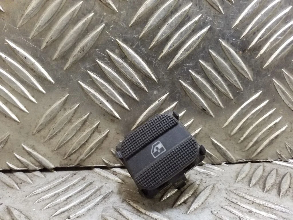 Elektrisko logu slēdzis 3A0959855B