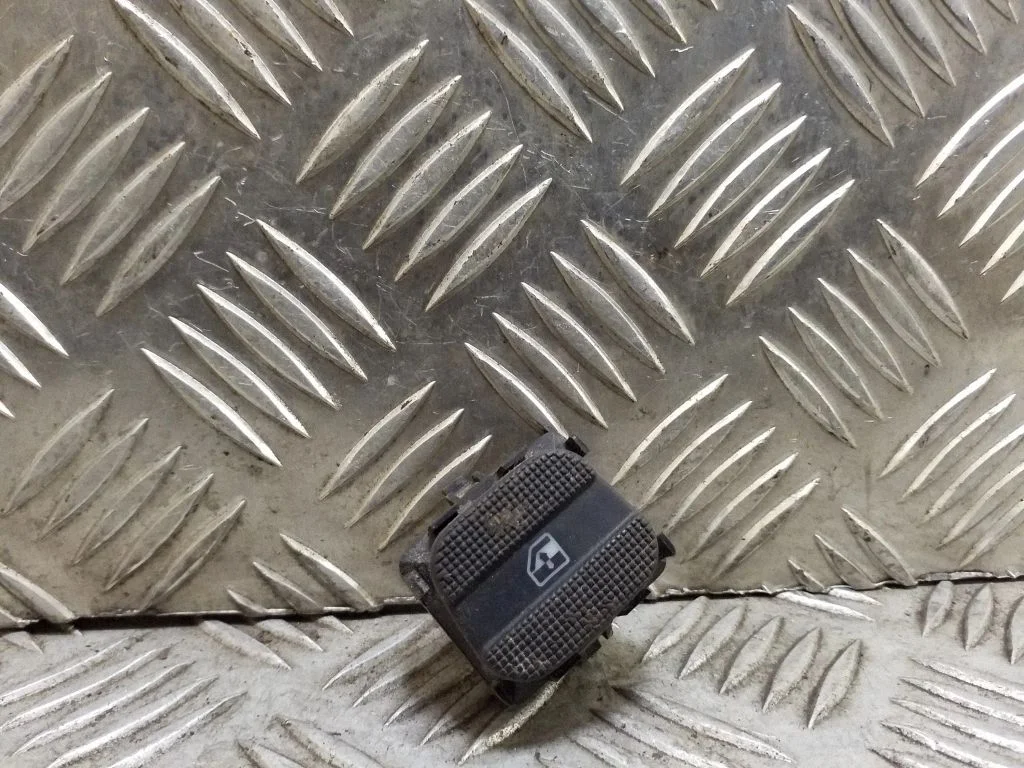 Elektrisko logu slēdzis 3A0959855B