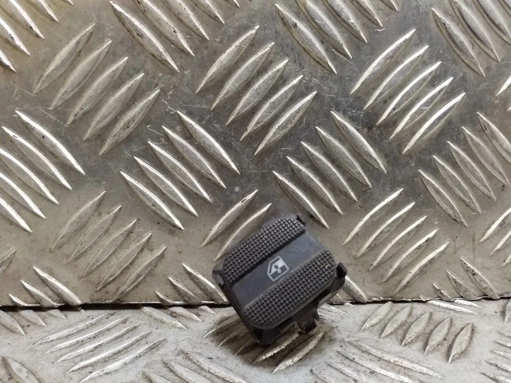 Elektrisko logu slēdzis 3A0959855B
