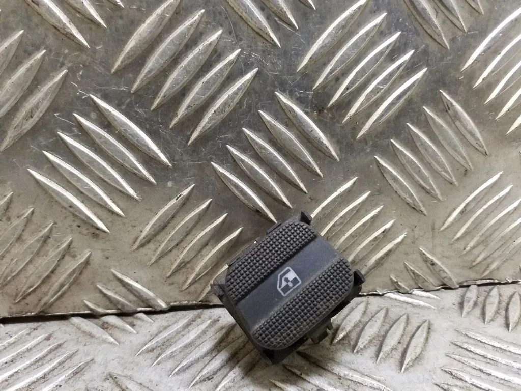 Elektrisko logu slēdzis 3A0959855B