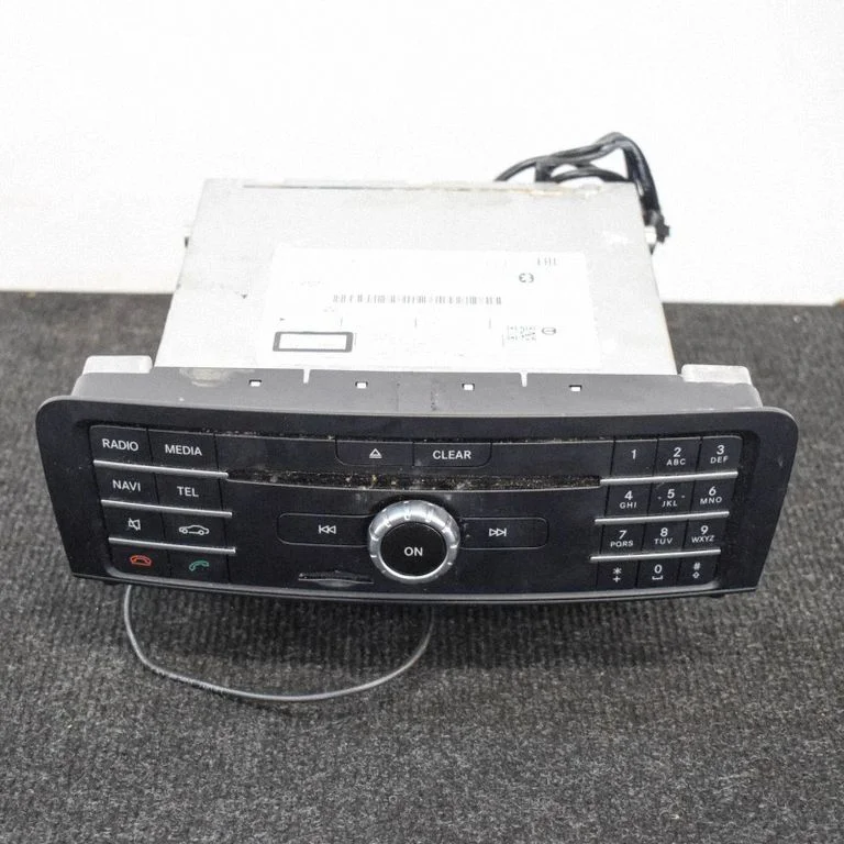 Radio/CD/DVD atskaņotājs/navigācija