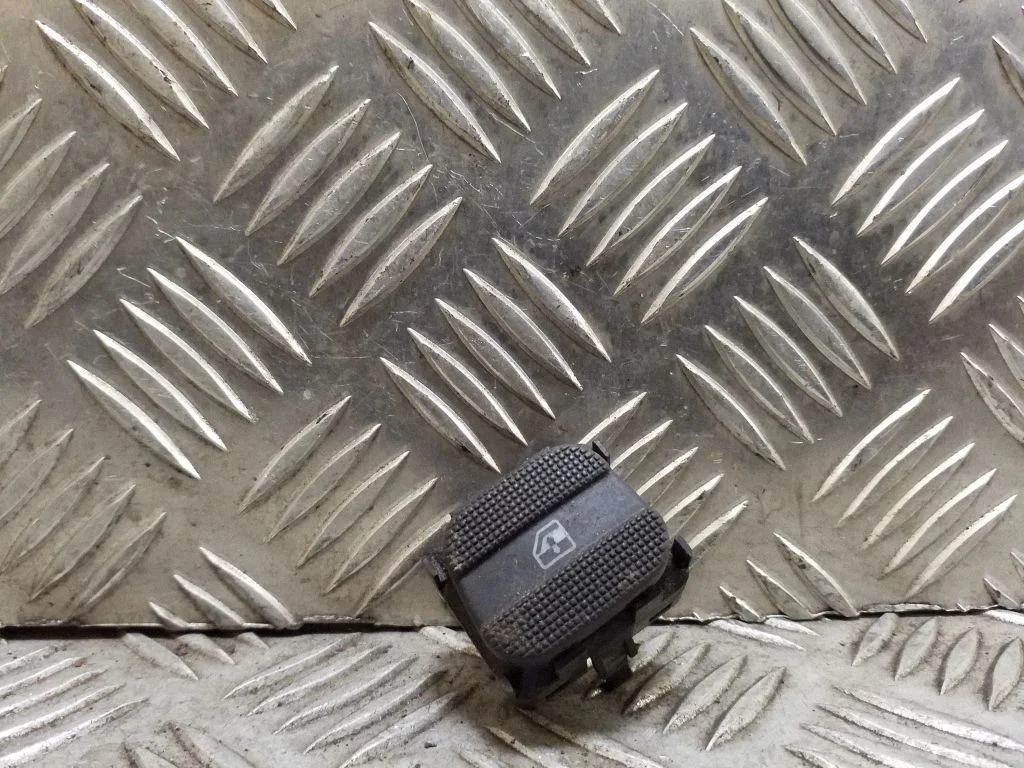 Elektrisko logu slēdzis 3A0959855B