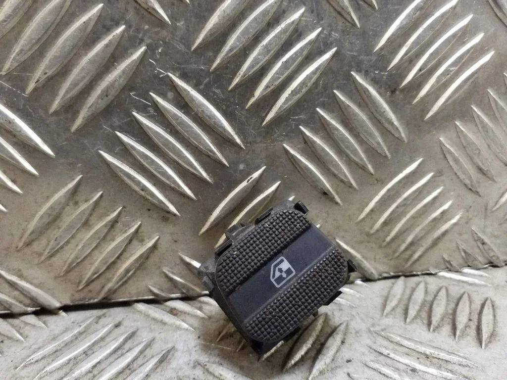 Elektrisko logu slēdzis 3A0959855B